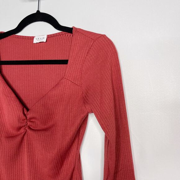 New Le Lis Medium M Rust Red Ribbed V Neck Bodysuit Long Sleeve Thong Snap - Picture 3 of 9